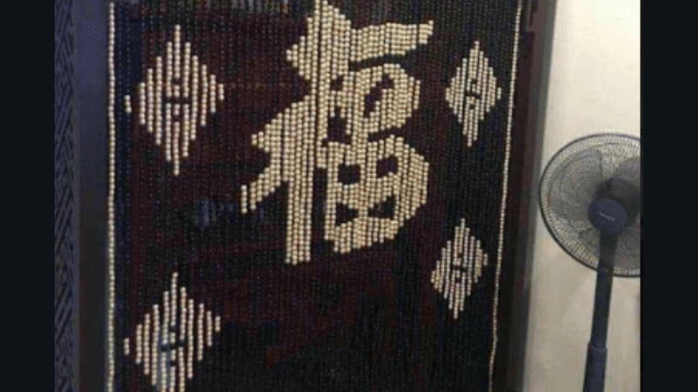 Rèm hạt 4 trám, sóng trên, chữ Phúc bằng Hán nôm