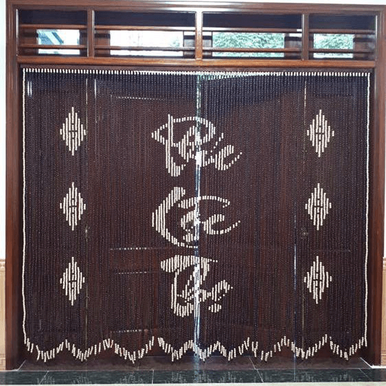 Mẫu rèm hạt gỗ Phúc Lộc Thọ thường được sử dụng trưng phòng thờ